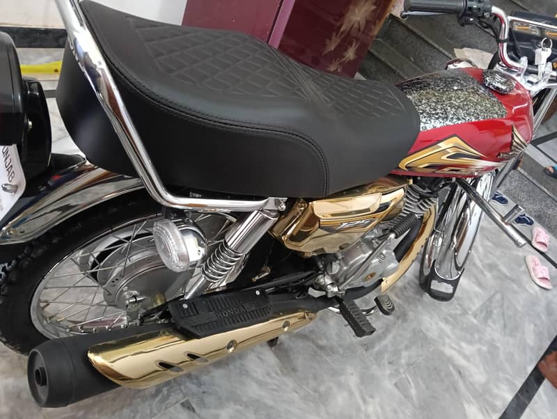 Honda 125 selfstart 12