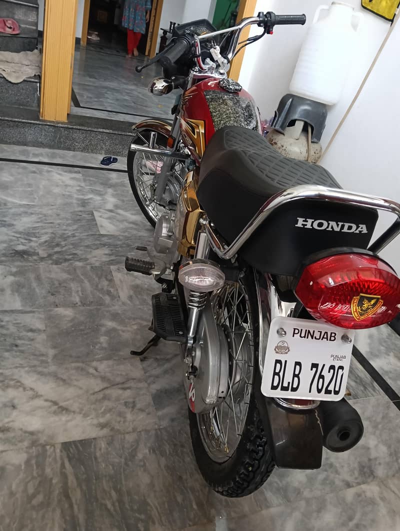 Honda 125 selfstart 15