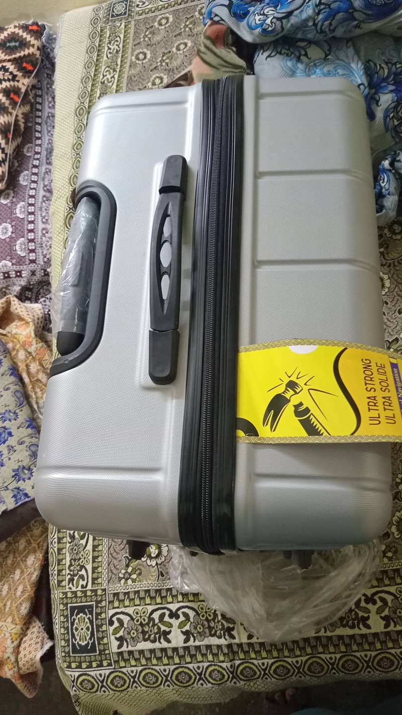 Travel luggage bag 0