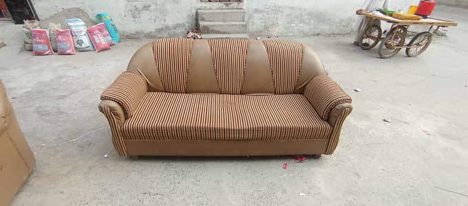 3 seater sofa in good condition