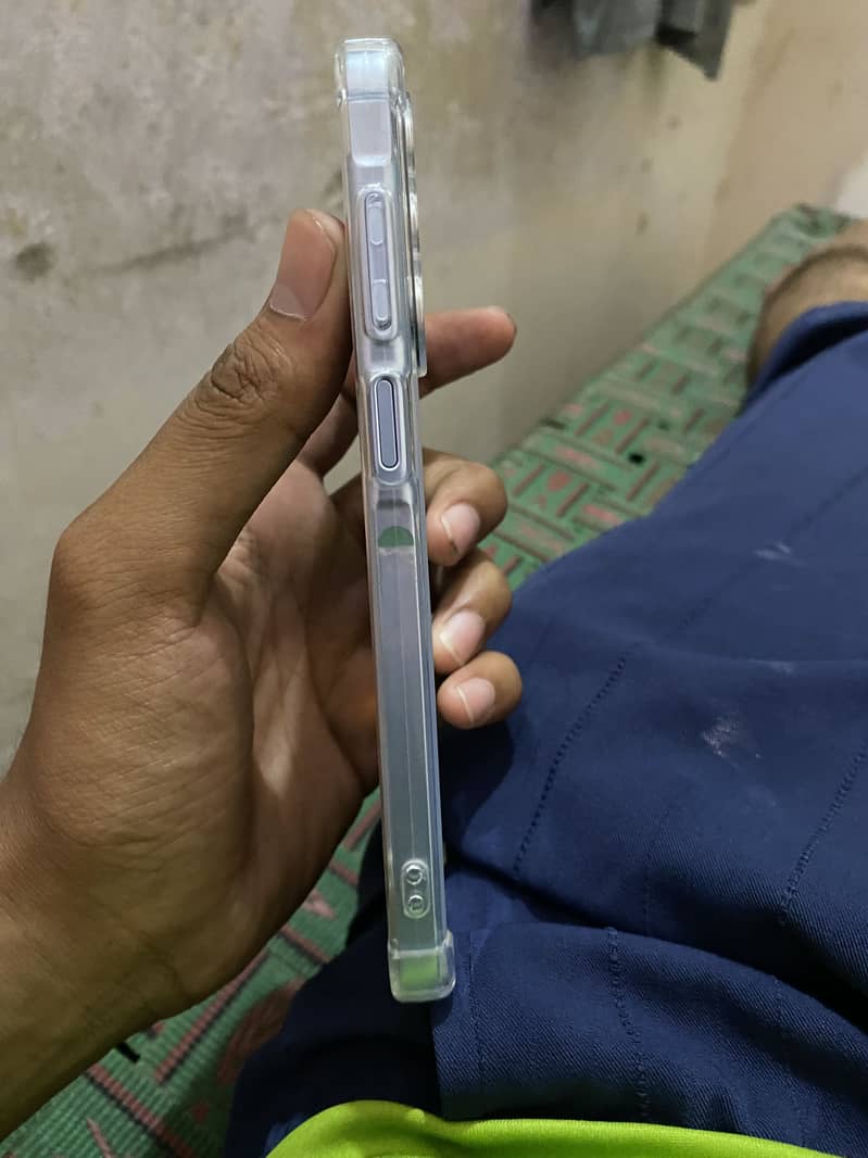 Samsung Mobile A17 1
