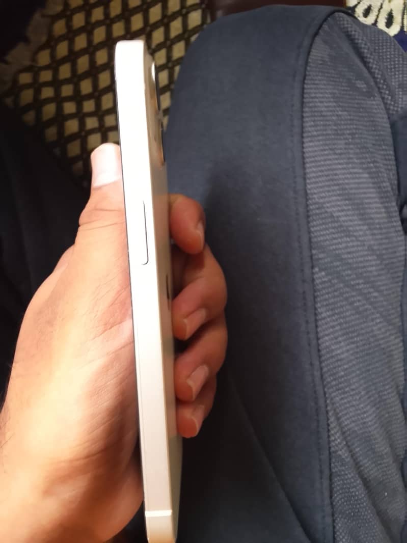 Apple iPhone 13 waterpack 2