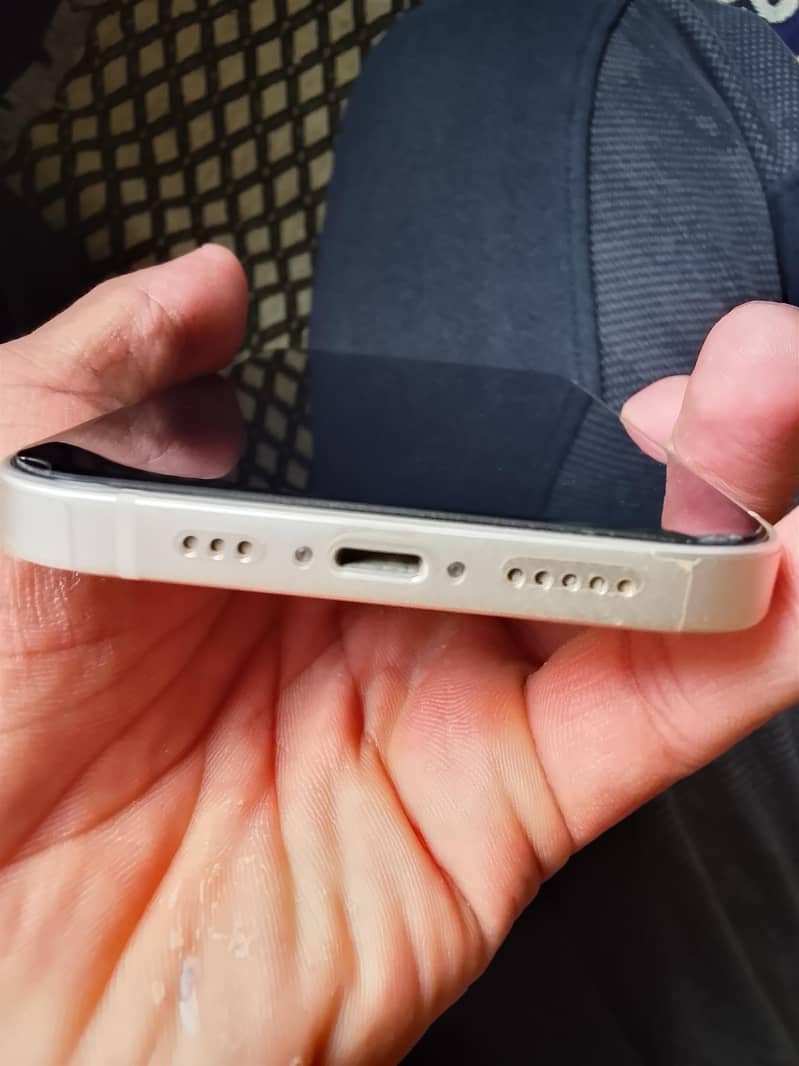 Apple iPhone 13 waterpack 3