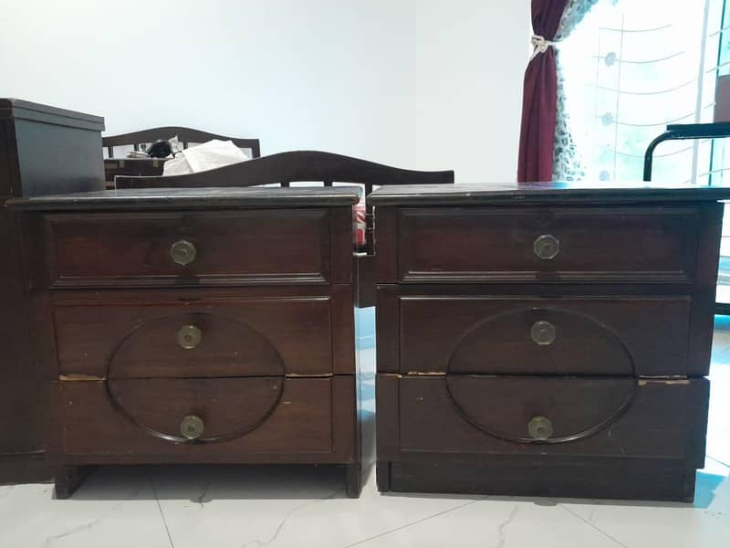Double Bed without mattress with Side Tables 3