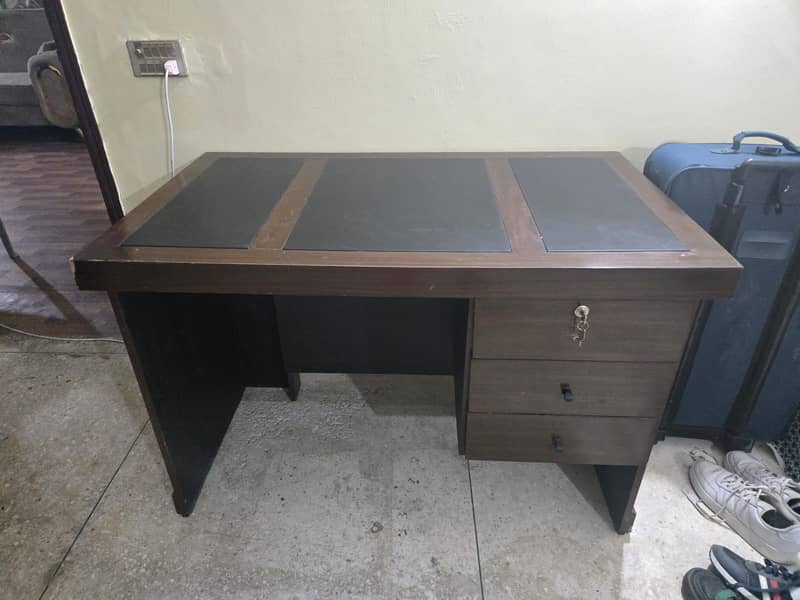 OFFICE/STUDY TABLE URGENT SALE 0