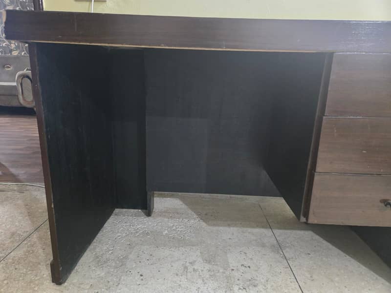 OFFICE/STUDY TABLE URGENT SALE 3