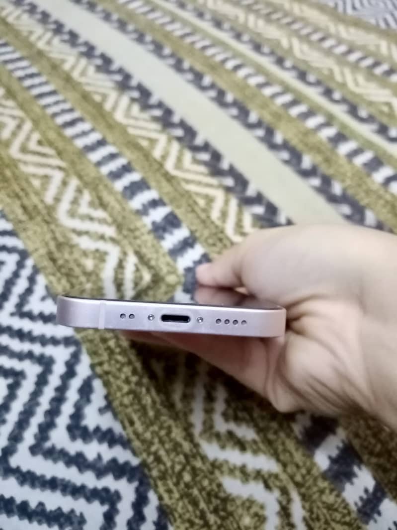 Apple iPhone 13 mini 4