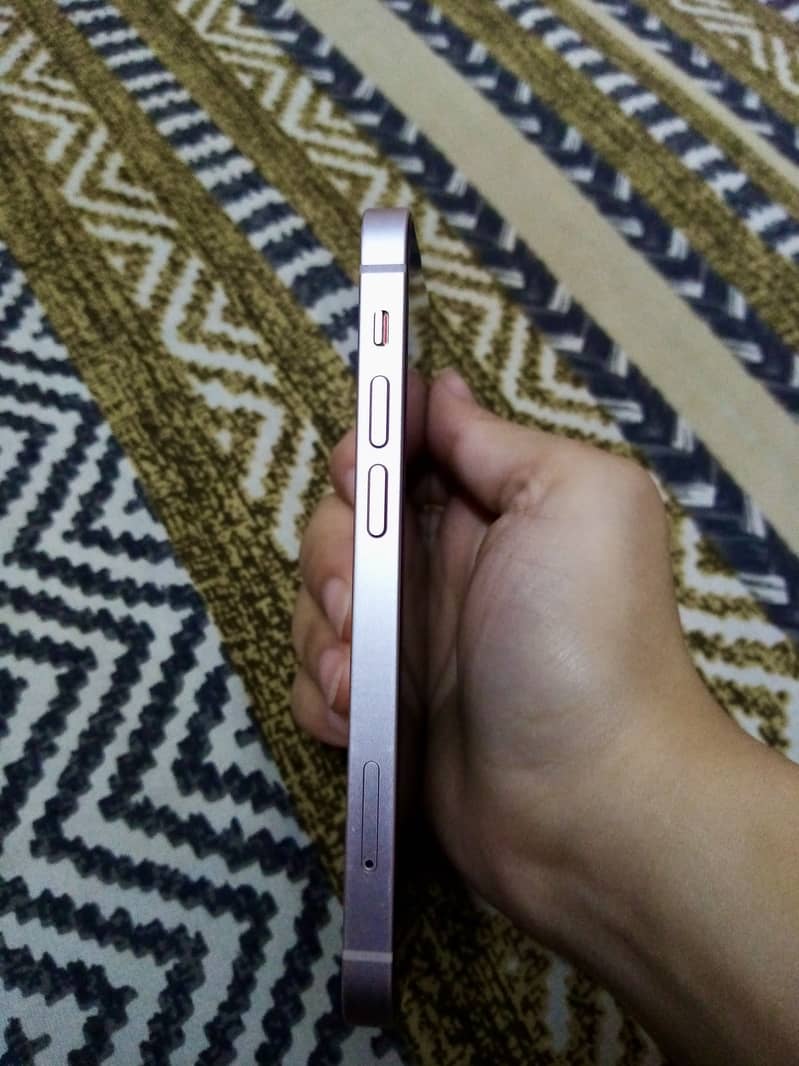 Apple iPhone 13 mini 7
