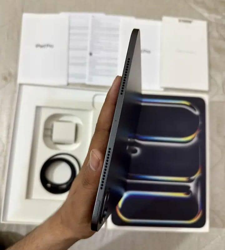 Apple iPad Pro M4 complete box 2