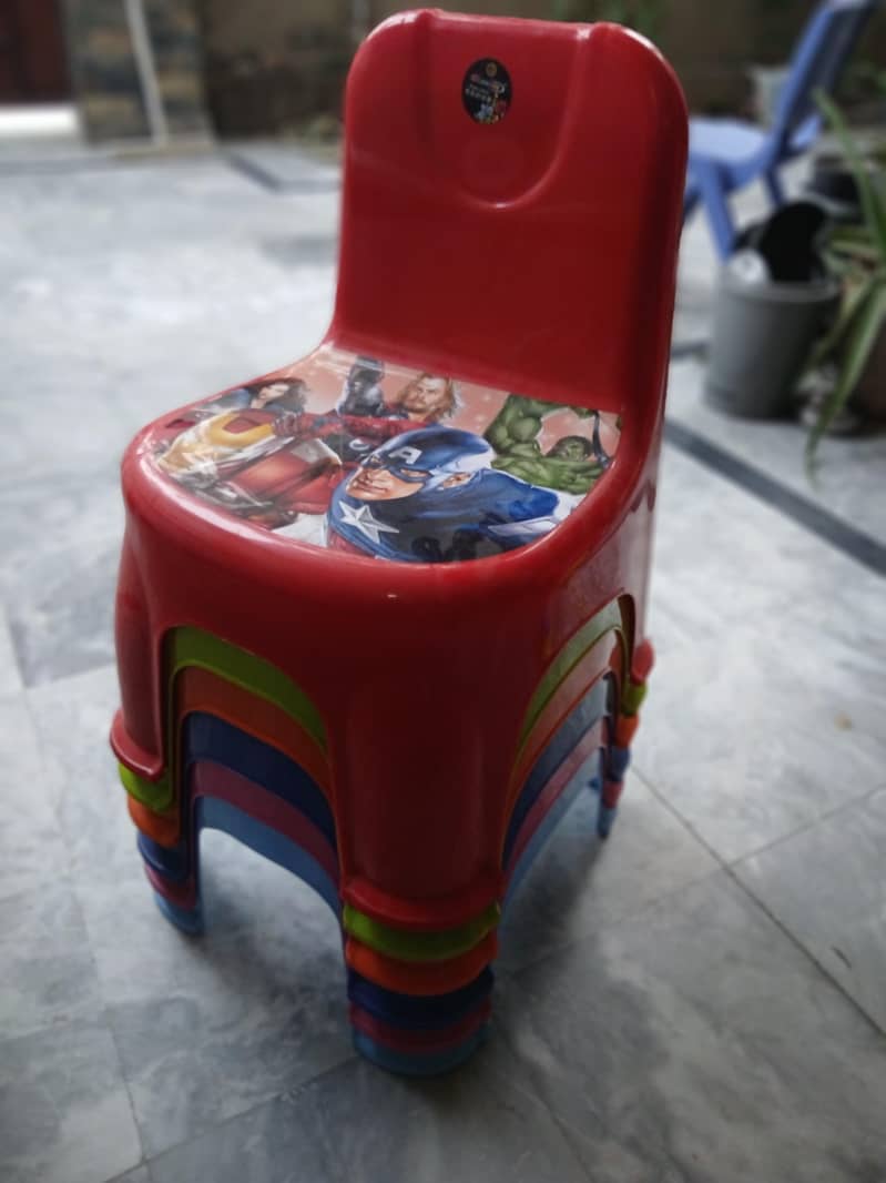 6 Small size Chairs 0