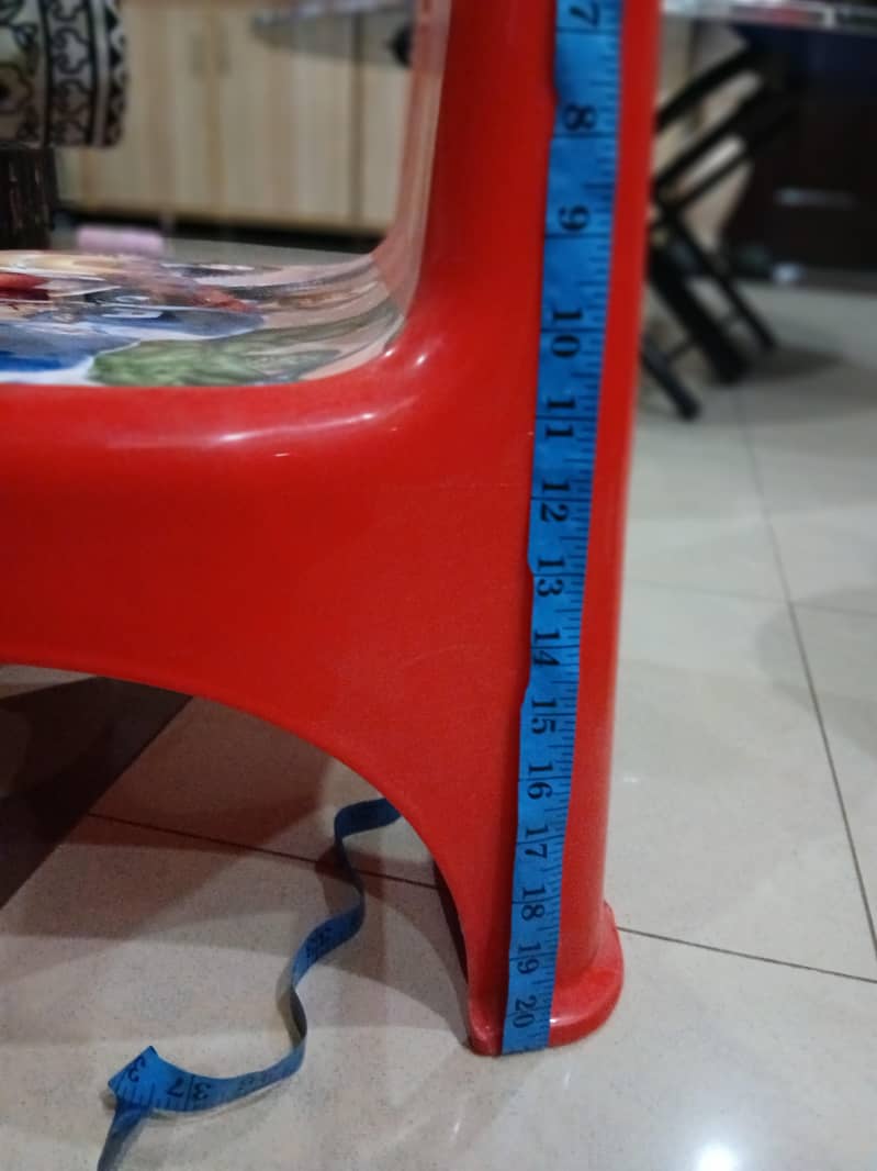 6 Small size Chairs 8