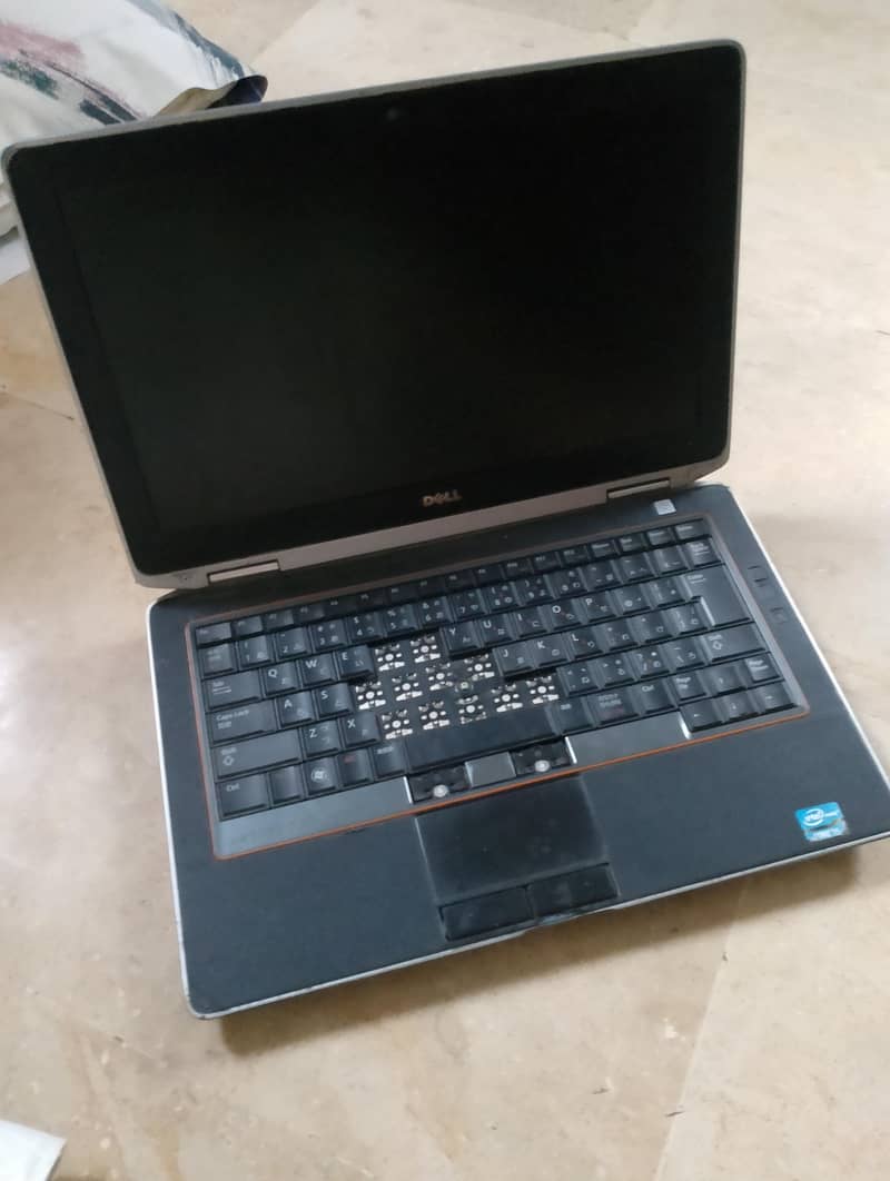 Laptop with original charger 2