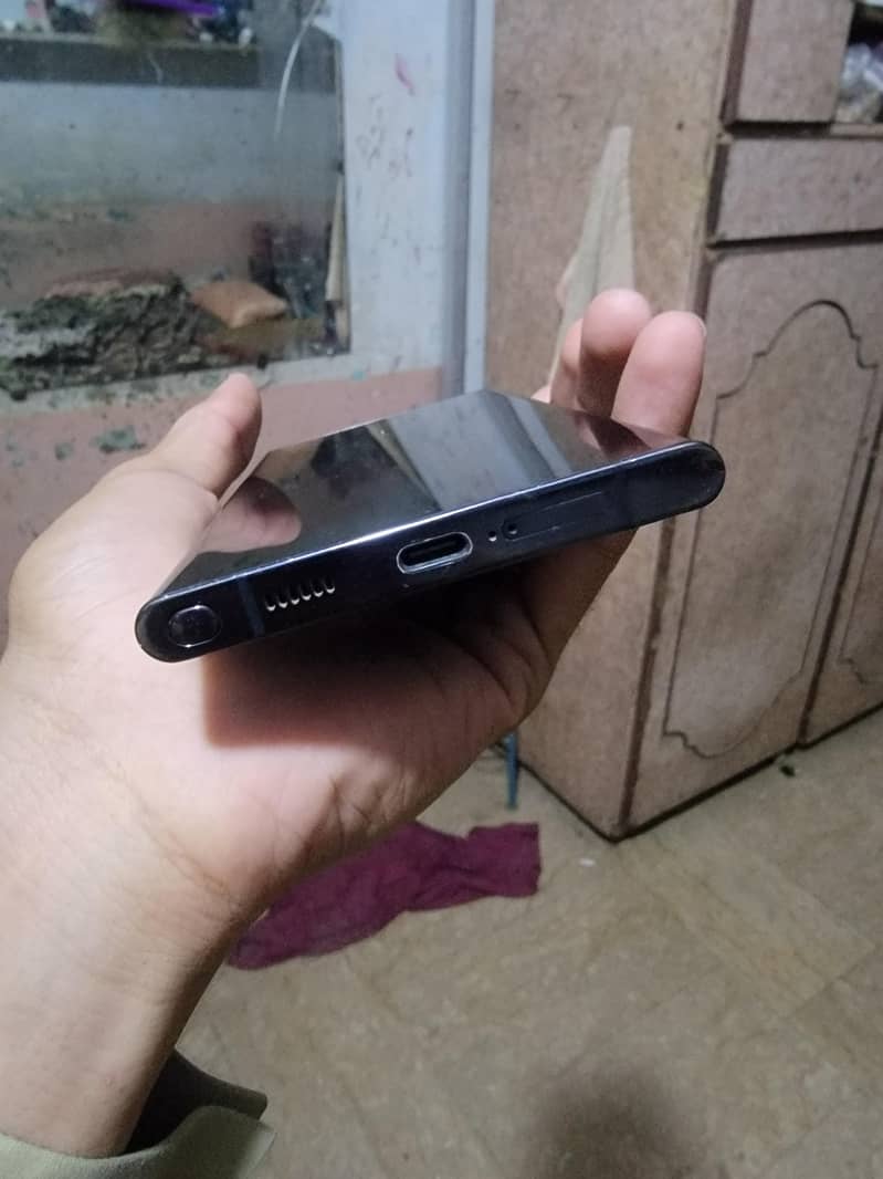 Samsung Mobile S22 Ultra 3