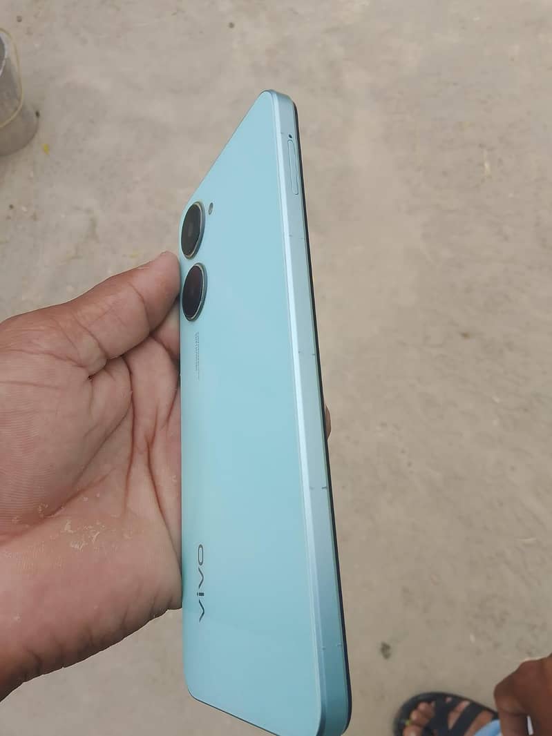Vivo Y03 3