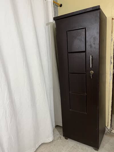 3 DOOR WADROBE !!