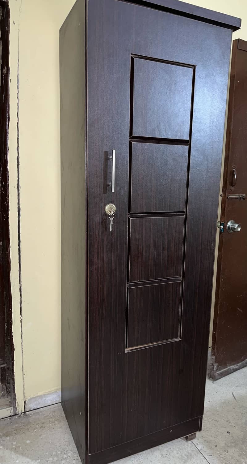3 DOOR WADROBE !! URGENT SALE 2