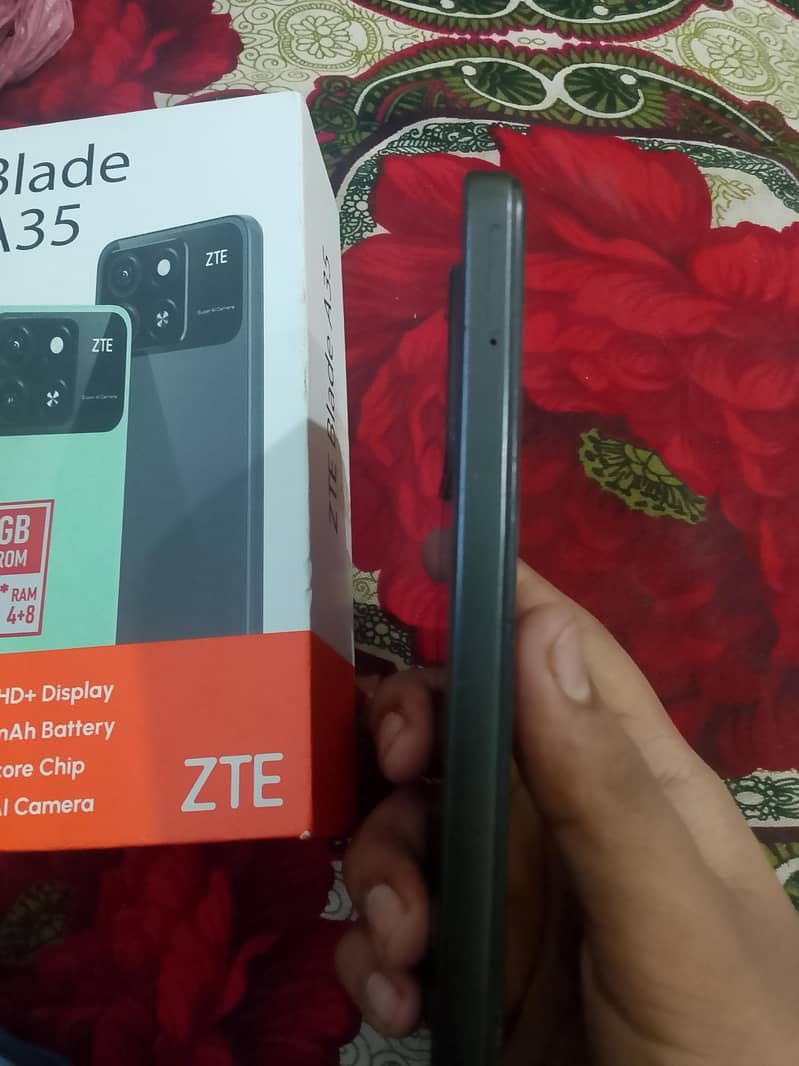 Zte Blade A35 with box 3