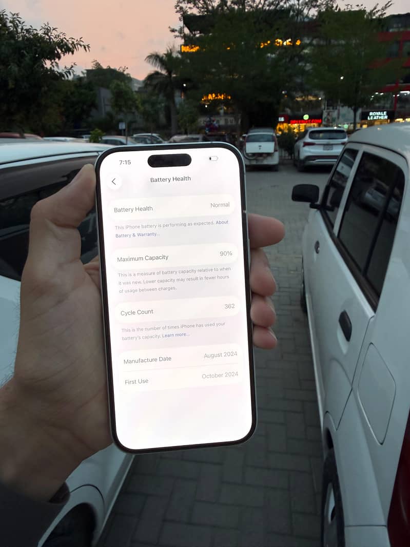 Apple iPhone 16 6