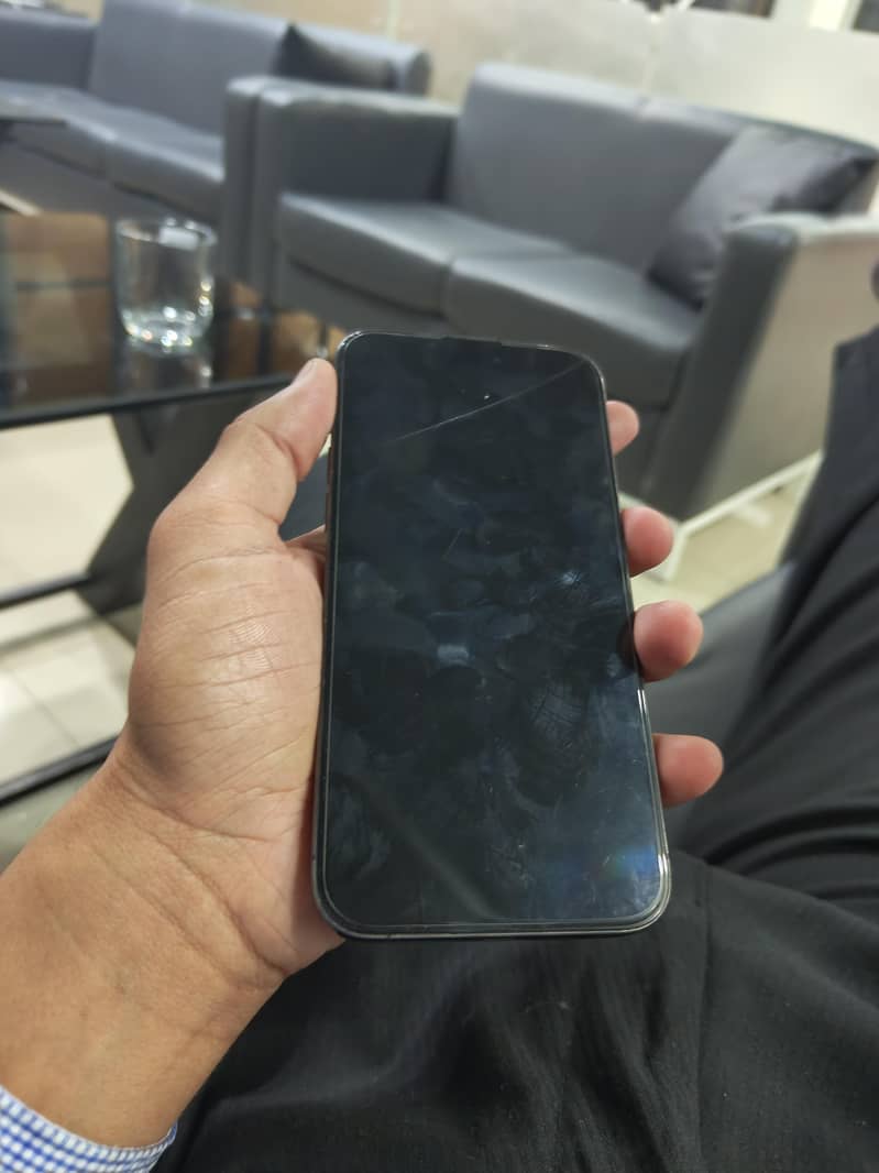 Apple iPhone 15 Pro Max 6