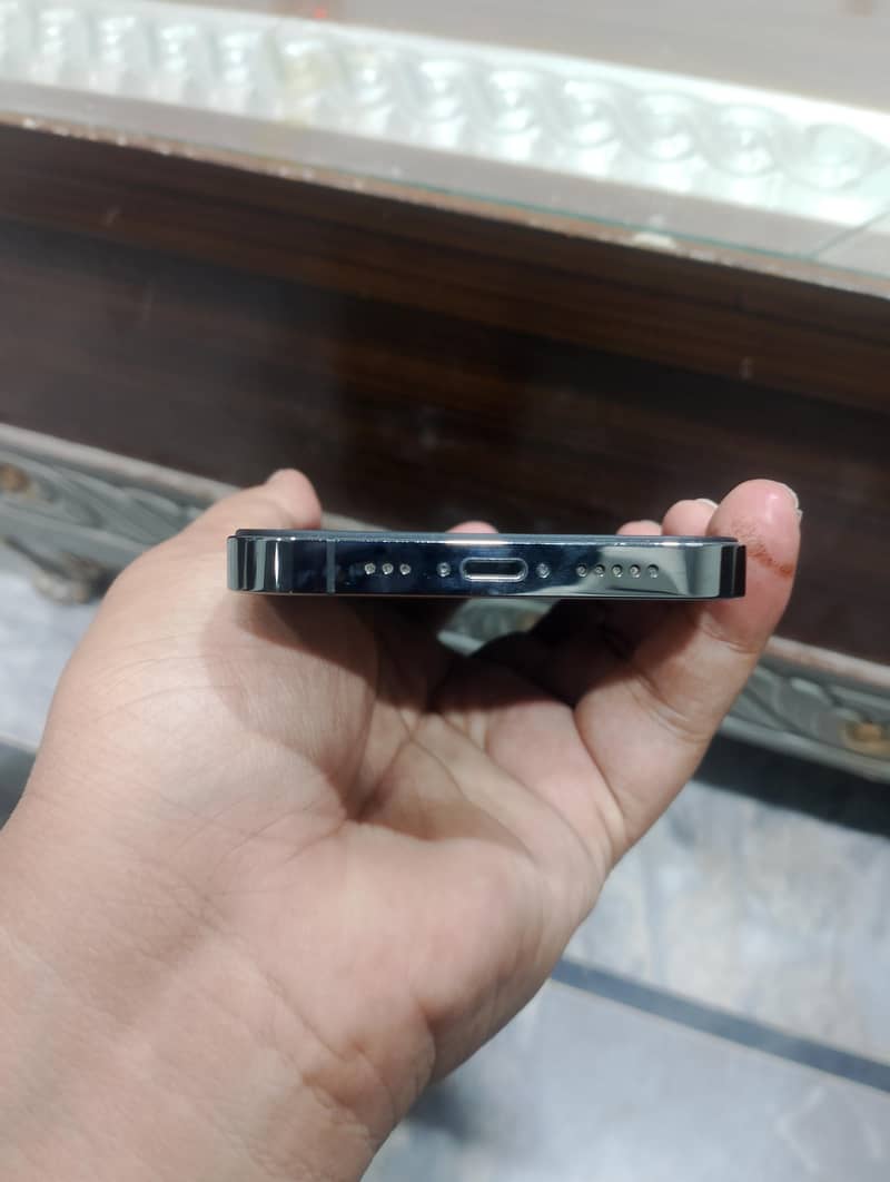 Apple iPhone 13 Pro 3