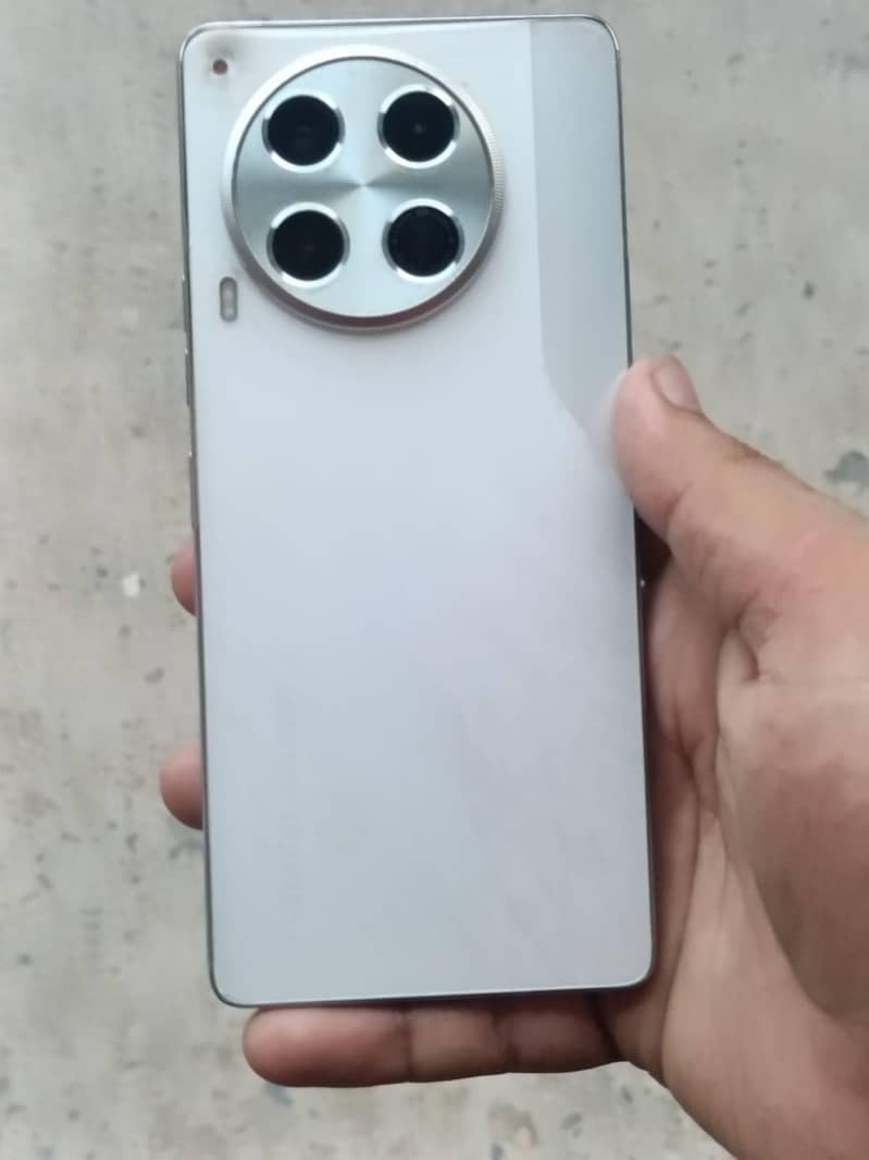 Tecno CAMON 30 2