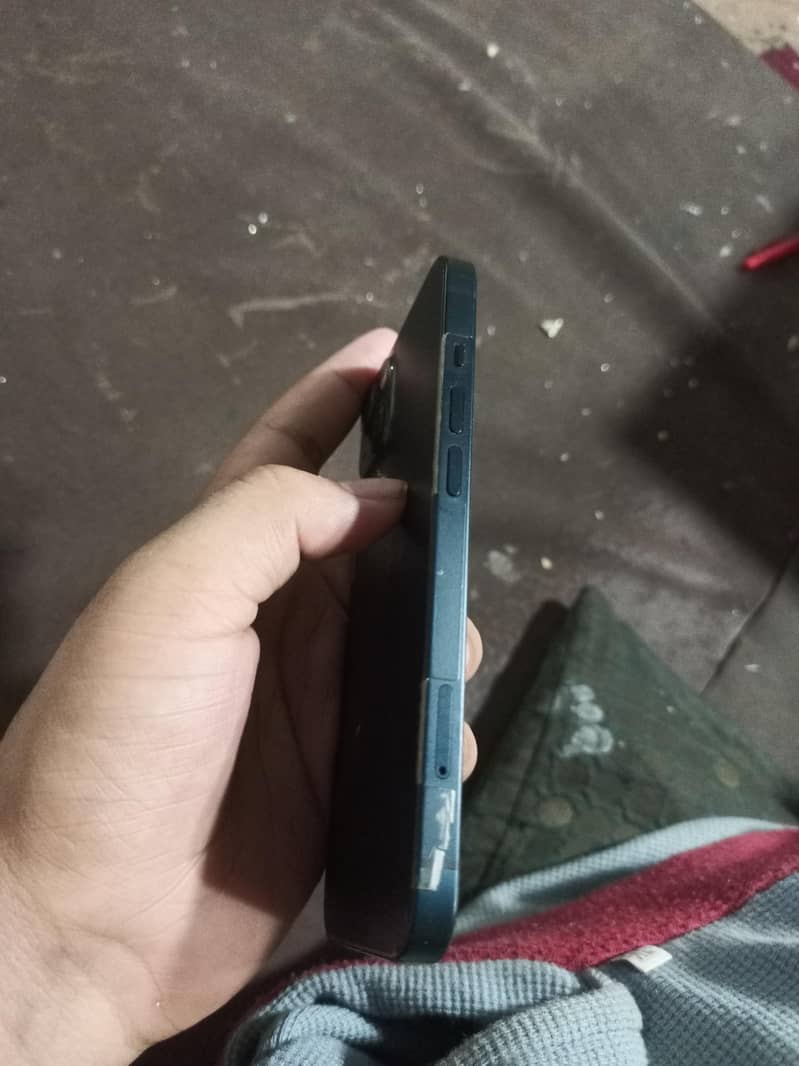 iPhone 13 JV 1