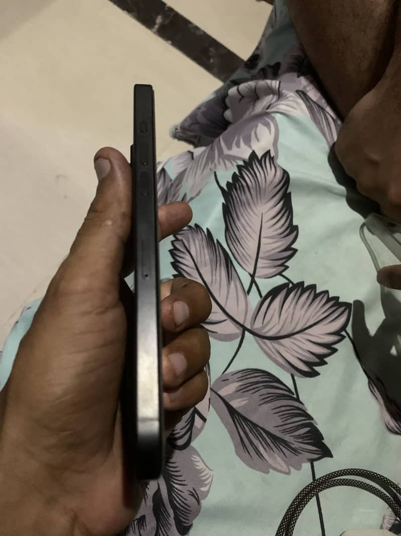 Apple iPhone 15 Pro Max 2
