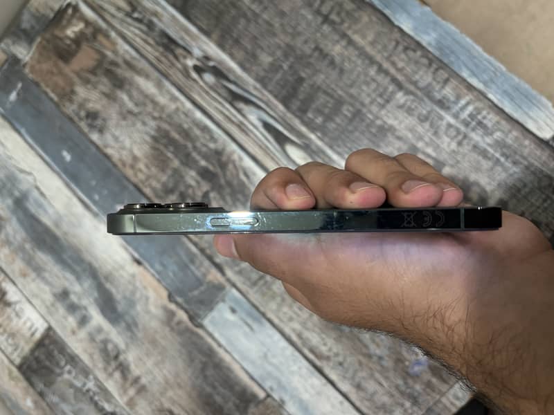 Apple iPhone 13 Pro 3