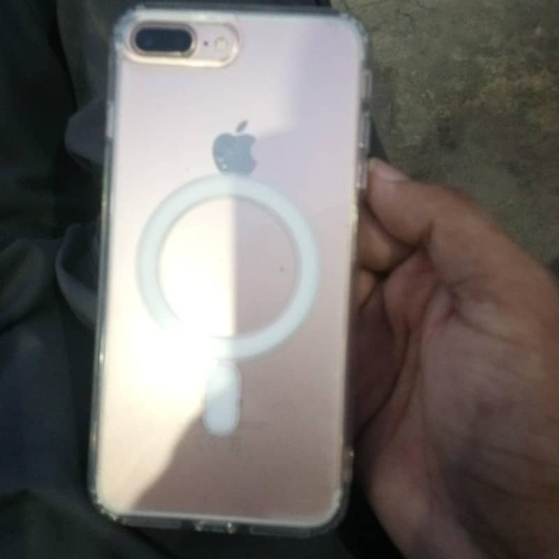 Apple iPhone 7 Plus 1