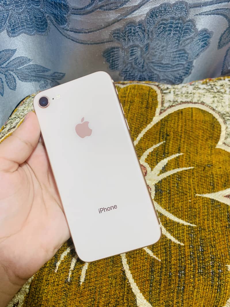 Apple iPhone 8 4