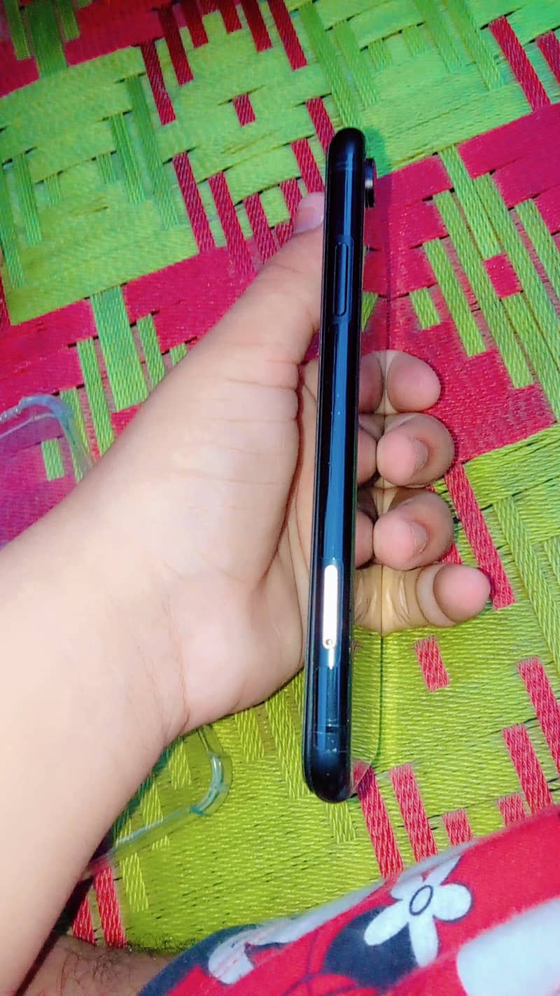 Apple iPhone XR 1