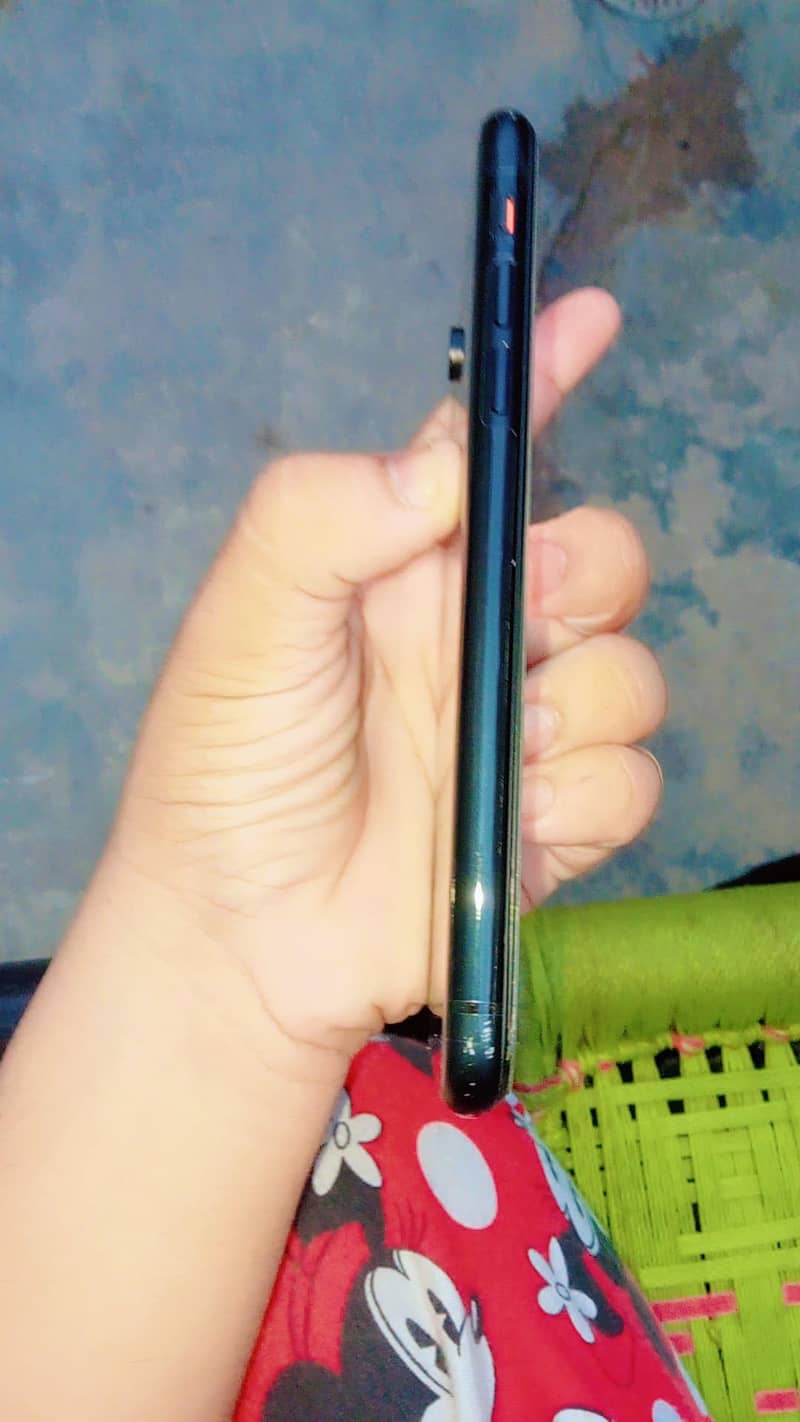 Apple iPhone XR 4