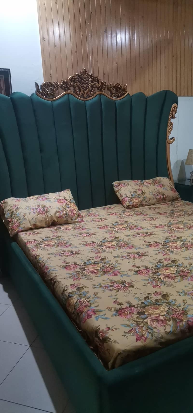 Royal Green Velvet Bed Set and dressing for Sale – Excellent Condition 2