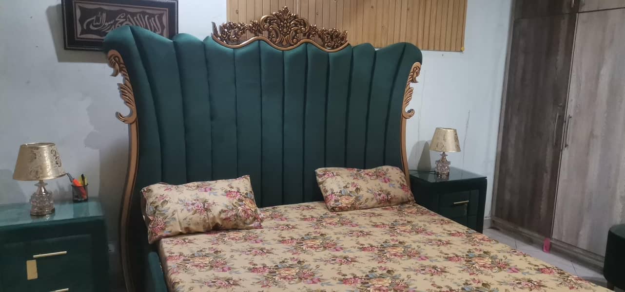 Royal Green Velvet Bed Set and dressing for Sale – Excellent Condition 5