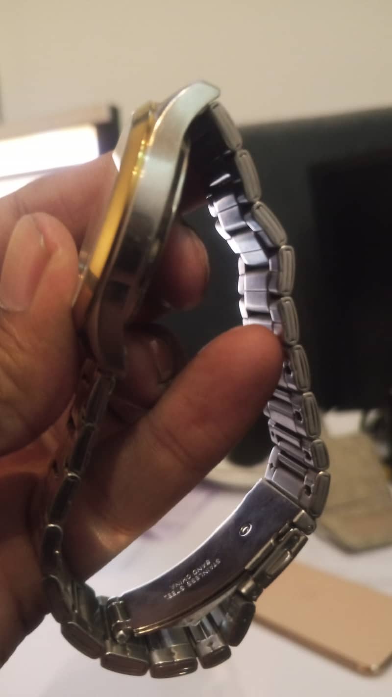 Urgent sell watch 1