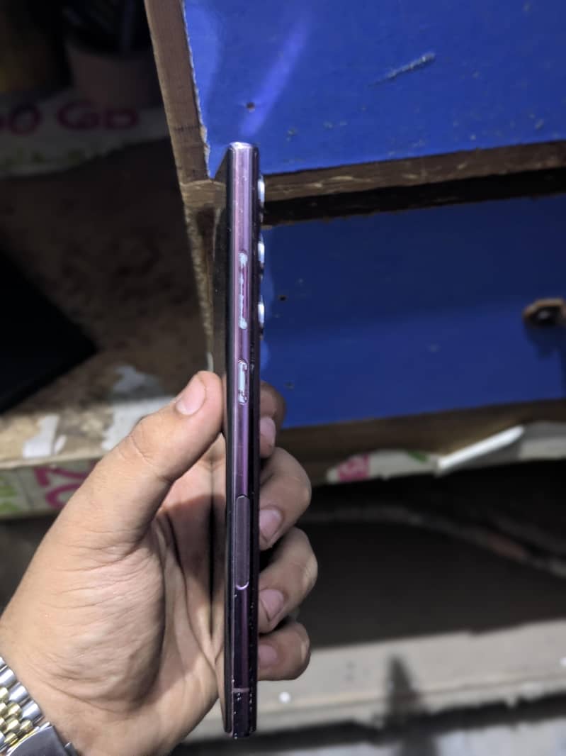 Samsung Mobile S22 Ultra 5
