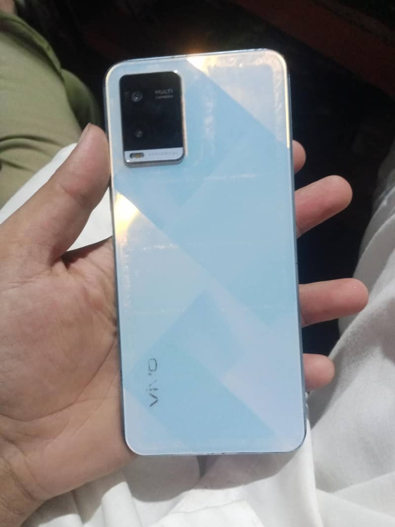 Vivo Y21 1