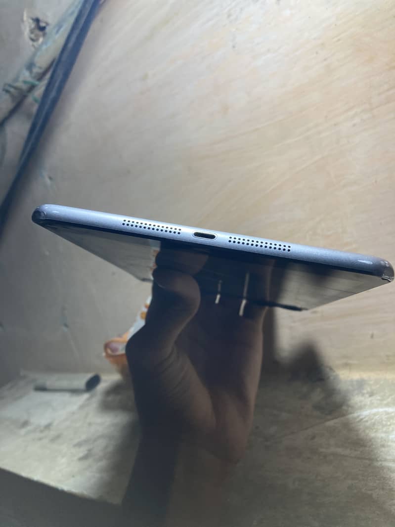 Apple I pad Mini 2 { 16 GB } 2