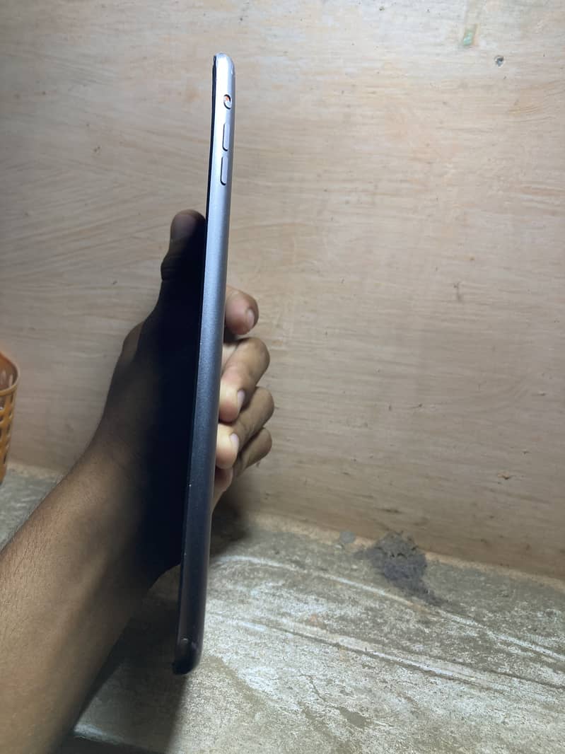 Apple I pad Mini 2 { 16 GB } 3