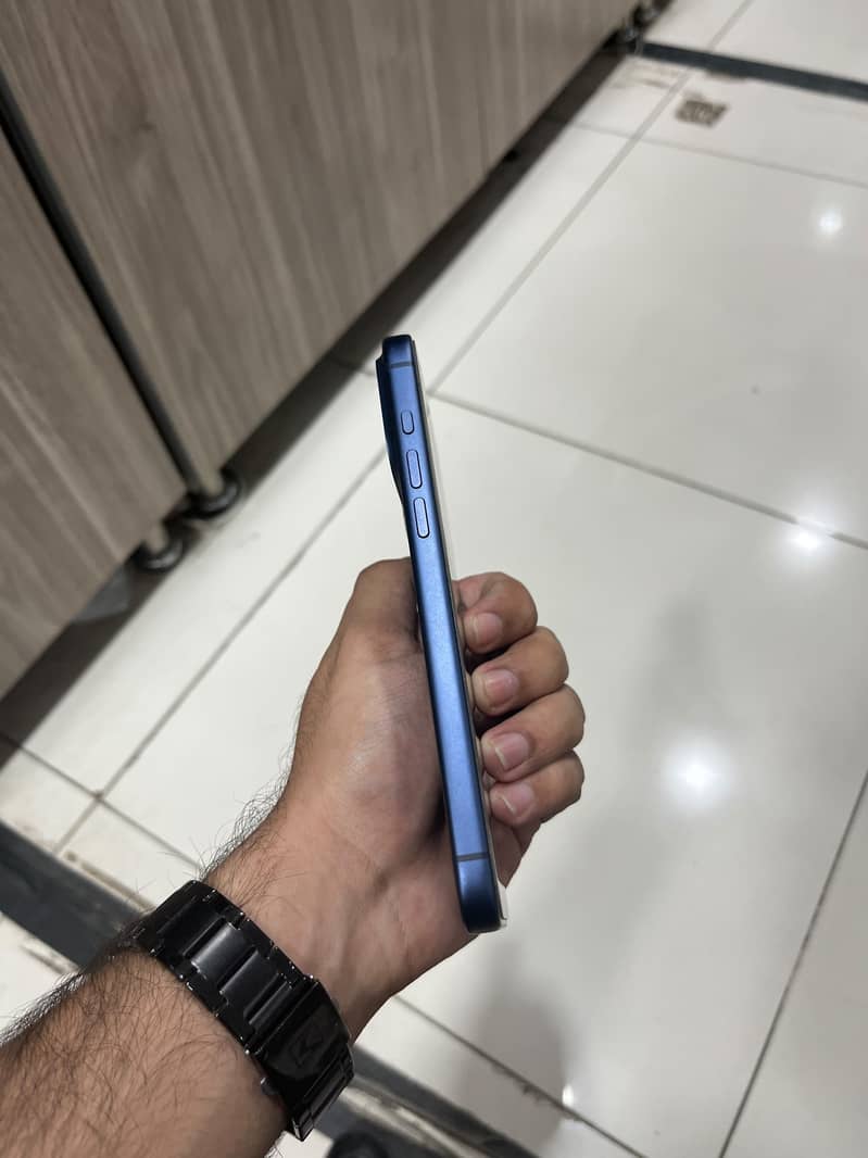 Apple iPhone 17 Pro Max 5