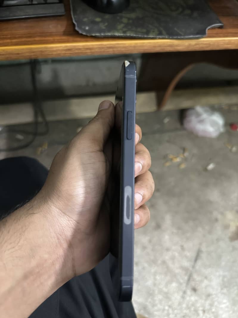 Apple iPhone 12 2