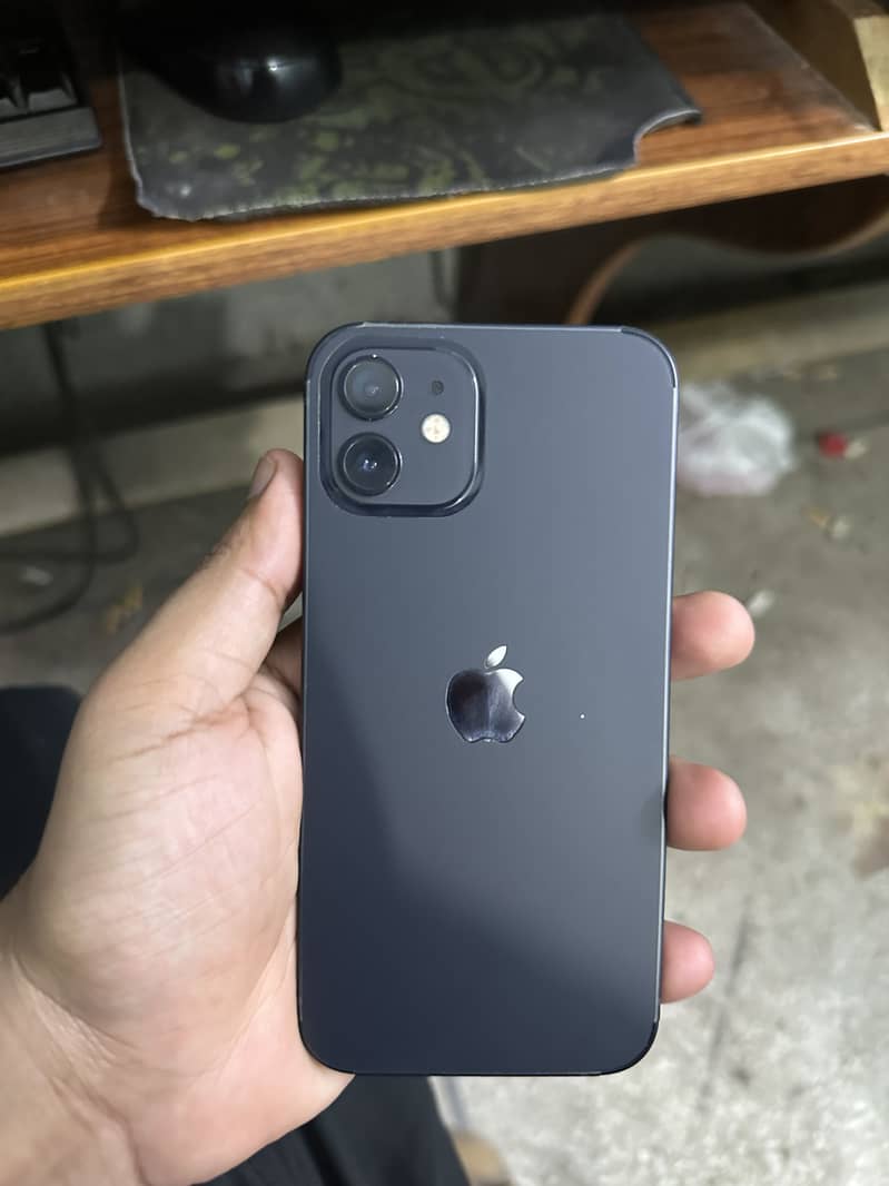 Apple iPhone 12 3