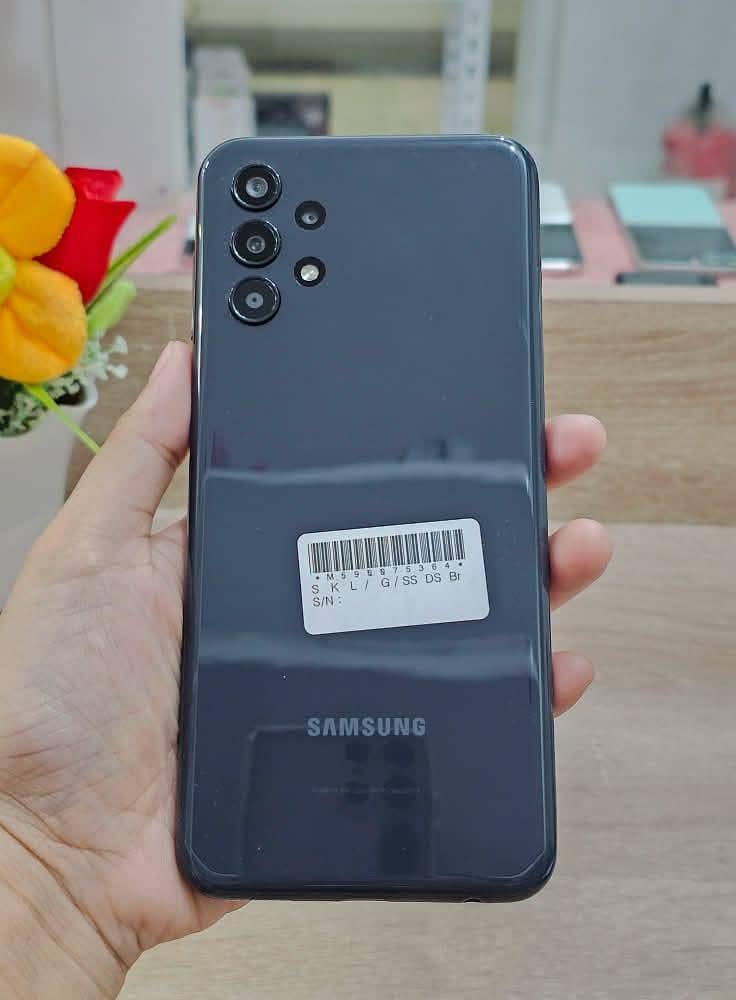Samsung Mobile A13 1