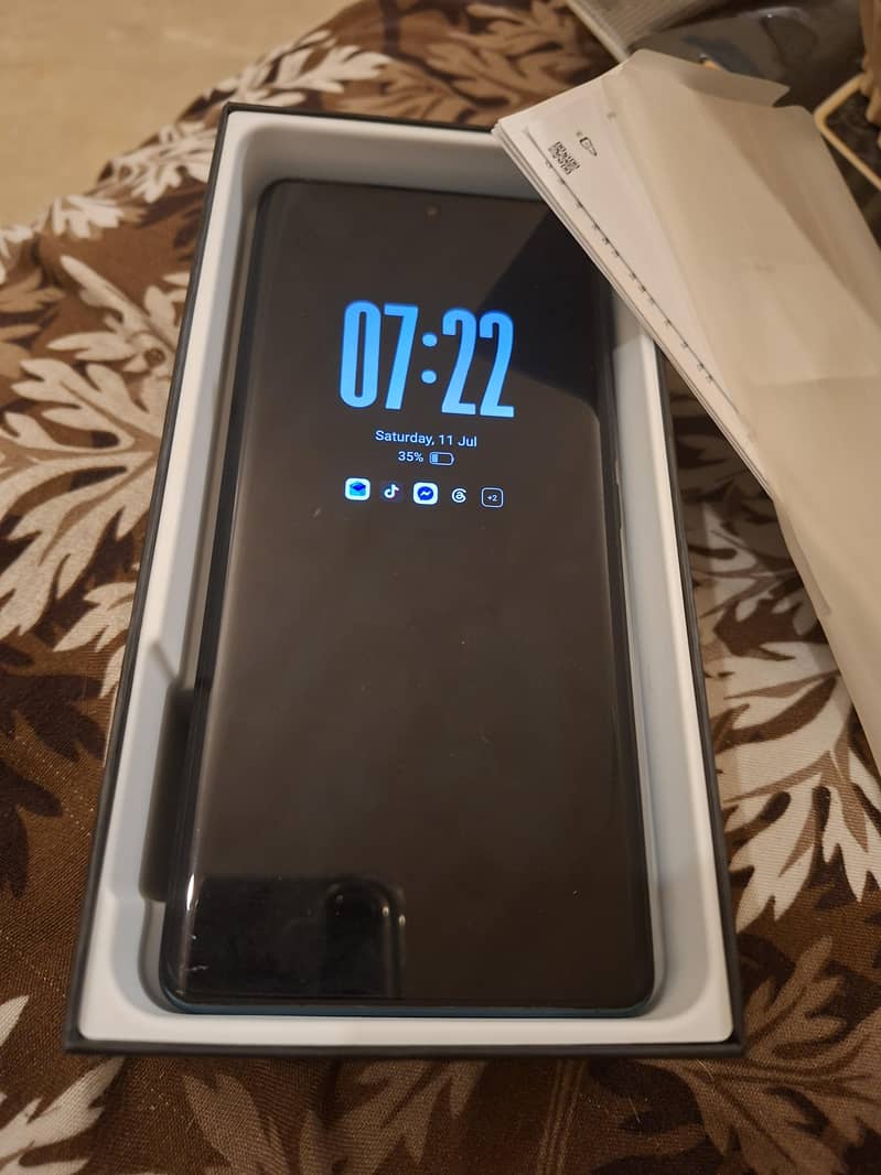 V30 12/256 3