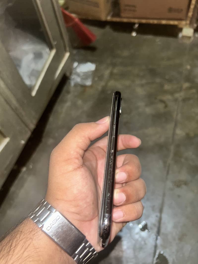 Apple iPhone X 13