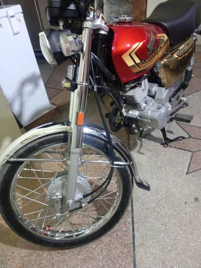 Honda CG 125 special edition Red and Gold in lahore