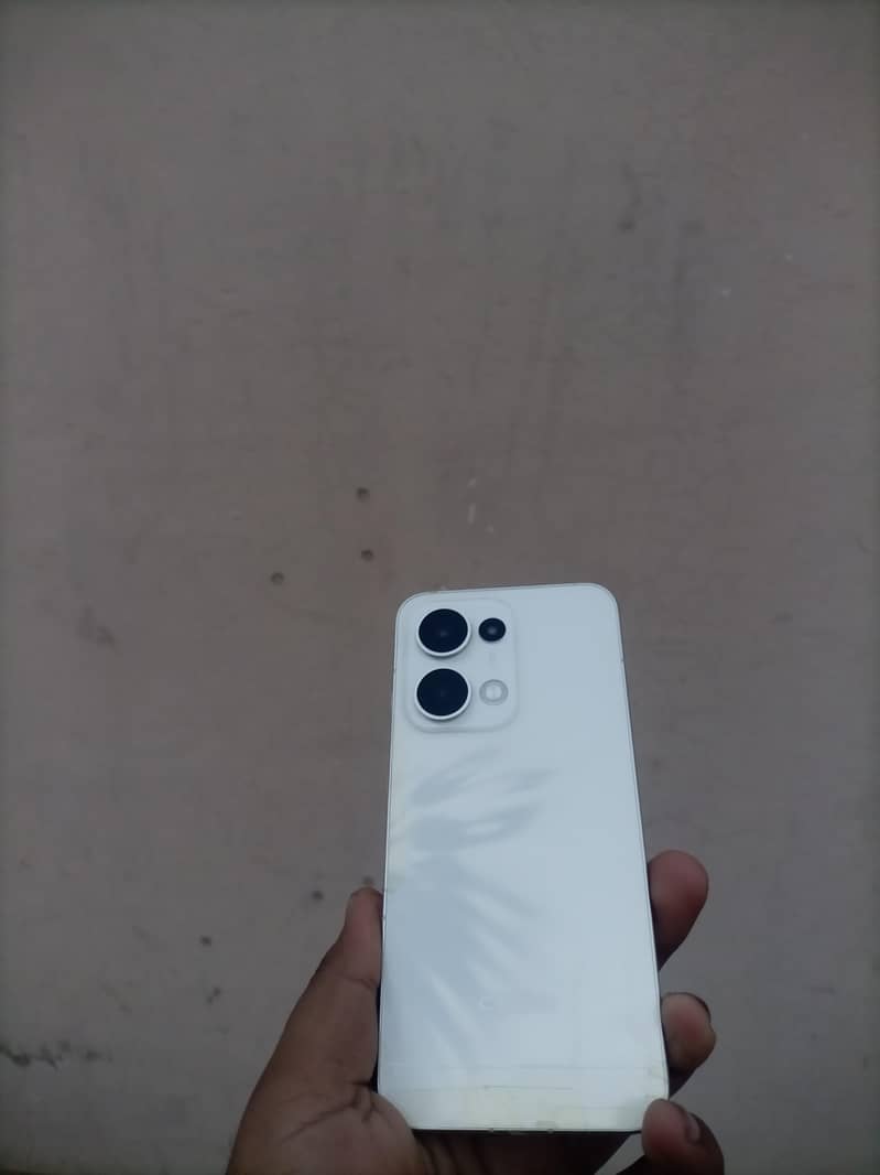 Oppo Reno 13 2