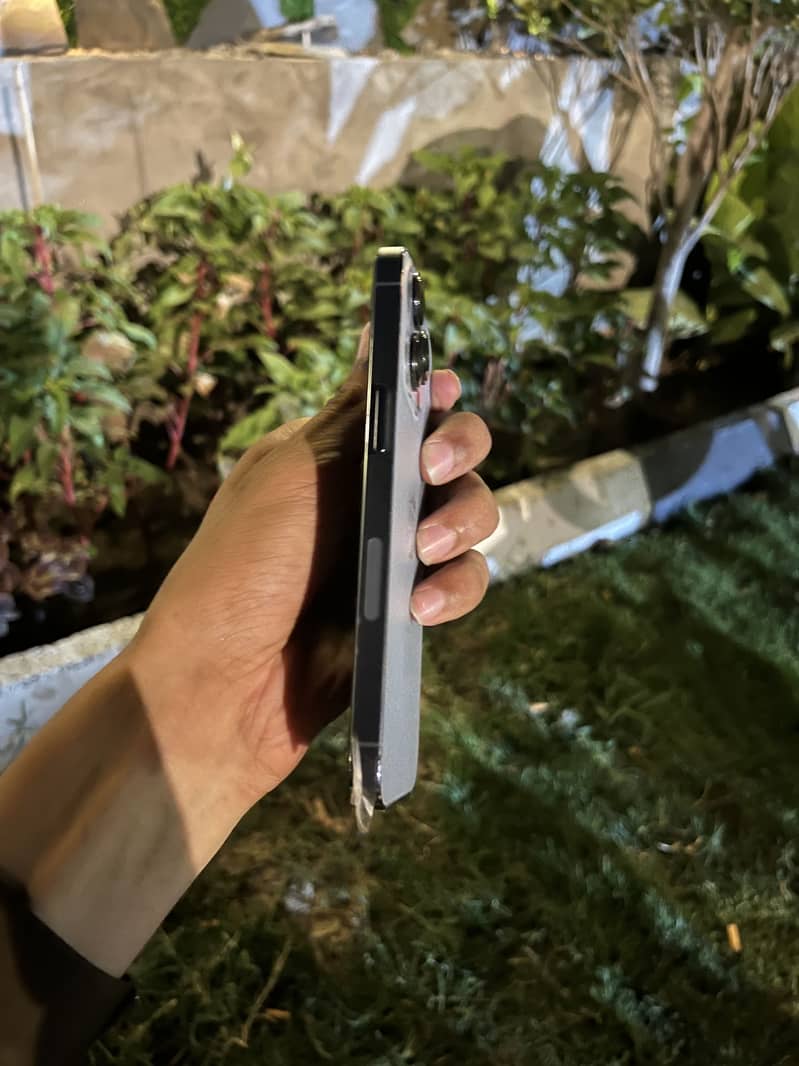 Apple iPhone 13 Pro 1