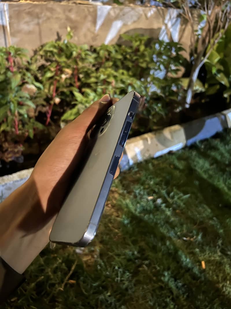 Apple iPhone 13 Pro 4
