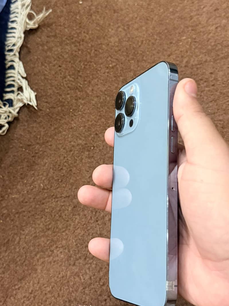 Apple iPhone 13 Pro Max 3